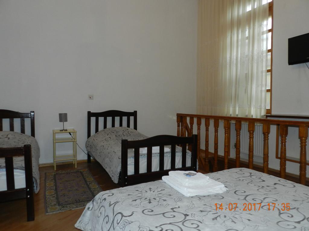 Room 404 Guest House Tbilisi Exterior photo